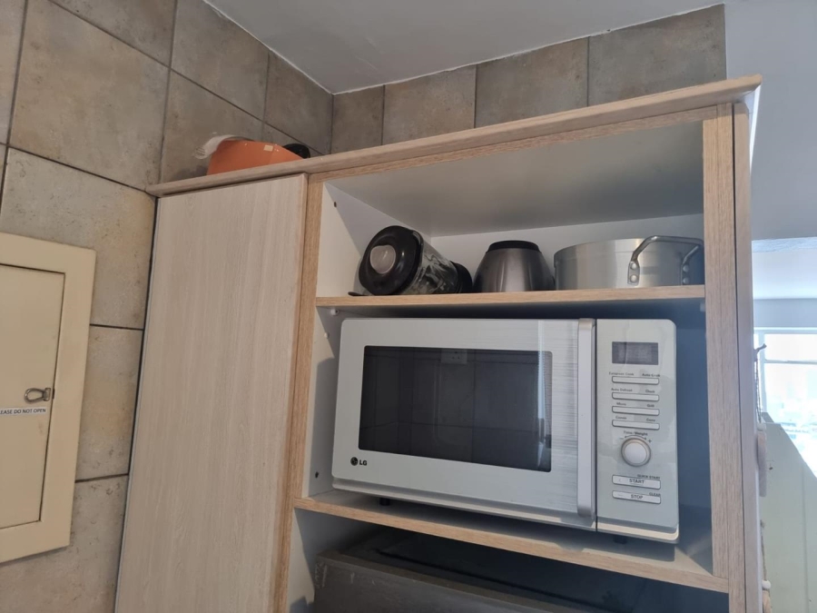 To Let 1 Bedroom Property for Rent in Gardens Western Cape